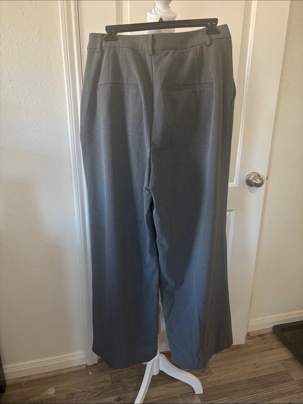Loft CurvyGray Dress Pants - Classic Pleated Trousers - Picture 3 of 4